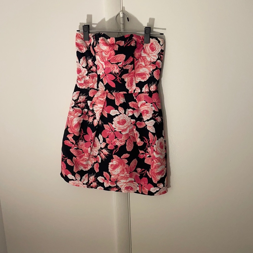 Floral strapless dress